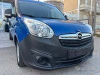 Usata Opel Combo 105 CV (77 kW) 2013 Blu Monovolume