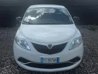 Usata Lancia Ypsilon Platinum 69 CV (50 kW) 2016 Bianco Utilitaria