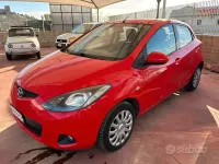 Usata Mazda 2 75 CV (55 kW) 2009 Rosso Utilitaria