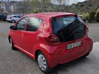 Usata Toyota Aygo 67 CV (49 kW) 2007 Rosso Utilitaria