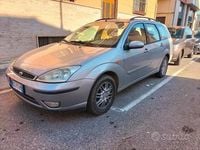 Usata Ford Focus Ghia 101 CV (74 kW) 2004 Grigio Station wagon