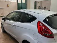 Usata Ford Fiesta 60 CV (44 kW) 2011 Bianco Berlina