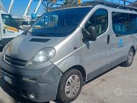 Usata Opel Vivaro 100 CV (73 kW) 2003 Grigio Monovolume