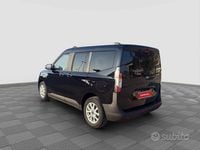 Usata Ford Tourneo Courier Titanium 124 CV (91 kW) 2025 Agate black Monovolume