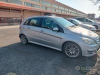 Usata Mercedes B200 140 CV (102 kW) 2009 Grigio Monovolume