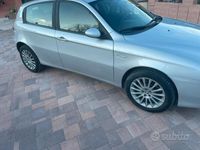 Usata Alfa Romeo 147 120 CV (88 kW) 2010 Grigio Utilitaria