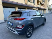 Käytetty Hyundai Kona 104 HP (76 kW) 2022 Harmaa Katumaasturi