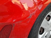 Usado Ford Fiesta 86 CV (63 kW) 2018 Rojo Utilitario