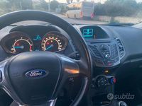 Usata Ford Fiesta 95 CV (69 kW) 2014 Grigio Utilitaria