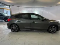 Usata Ford Focus ST-Line 120 CV (88 kW) 2021 Dark metal grey Berlina