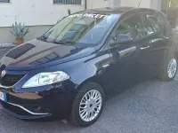 Usata Lancia Ypsilon Gold 69 CV (50 kW) 2016 Blu/azzurro Utilitaria