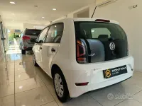 Usata VW up! Move 60 CV (44 kW) 2018 Bianco Utilitaria