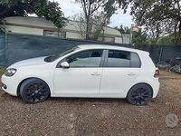 Usata VW Golf VI 122 CV (89 kW) 2010 Bianco Utilitaria