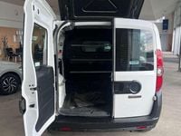 Usata Fiat Doblò Lounge 105 CV (77 kW) 2021 Bianco Monovolume