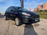 Usata Ford Fiesta 92 CV (67 kW) 2015 Nero Utilitaria