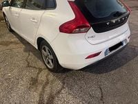 Usata Volvo V40 Kinetic 114 CV (83 kW) 2013 Bianco Berlina