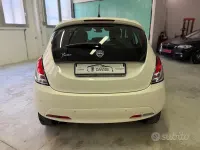 Usata Lancia Ypsilon Gold 69 CV (50 kW) 2017 Beige Utilitaria