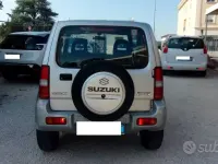 Usata Suzuki Jimny 65 CV (47 kW) 2004 Grigio SUV