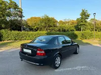 Usata Opel Vectra 116 CV (85 kW) 1996 Grigio Berlina