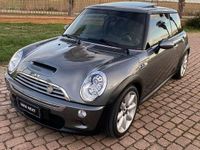 Usata Mini Cooper S 170 CV (125 kW) 2006 Grigio Utilitaria