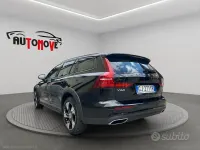 Usata Volvo V60 CC 197 CV (144 kW) 2022 Onyx black Station wagon