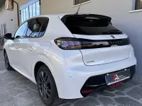 Usata Peugeot 208 Allure 75 CV (55 kW) 2022 Bianco Utilitaria