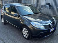 Usata Dacia Sandero Lauréate 75 CV (55 kW) 2010 Berlina