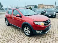 Usata Dacia Sandero 90 CV (66 kW) 2015 Rosso Berlina