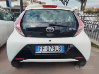 Usata Toyota Aygo 69 CV (50 kW) 2016 Bianco Utilitaria