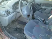 Usata Renault Clio 58 CV (42 kW) 1998 Rosso Utilitaria