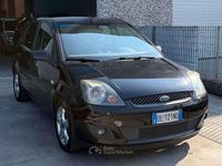 Usata Ford Fiesta Ghia 75 CV (55 kW) 2007 Nero Utilitaria