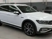 Usata VW Passat Alltrack 200 CV (147 kW) 2021 Bianco Station wagon