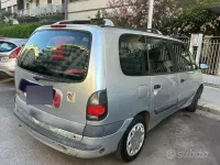 Usata Renault Espace 101 CV (74 kW) 2009 Grigio Monovolume