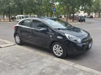 Usata Kia Rio 75 CV (55 kW) 2014 Nero Berlina