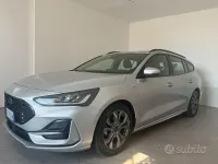 Usata Ford Focus ST-Line 155 CV (114 kW) 2023 Grigio Station wagon