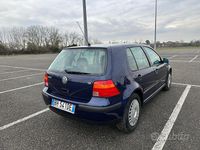 Usata VW Golf IV Highline 101 CV (74 kW) 2000 Blu Berlina