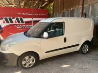 Usata Fiat Doblò 105 CV (77 kW) 2011 Bianco Monovolume