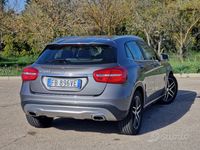 Usata Mercedes GLA180 109 CV (80 kW) 2015 Grigio SUV