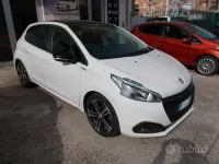 Usata Peugeot 208 GT-line 100 CV (73 kW) 2018 Bianco Utilitaria