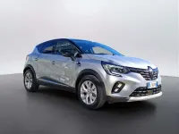 Usata Renault Captur Intens 143 CV (105 kW) 2022 Grigio chiaro SUV