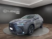 Usata Lexus NX450h+ 309 CV (227 kW) 2023 Sonic grey met SUV