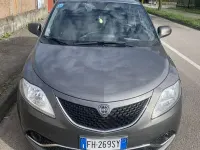 Usata Lancia Ypsilon Gold 69 CV (50 kW) 2017 Utilitaria
