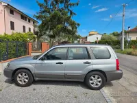 Usata Subaru Forester 2001 Grigio SUV
