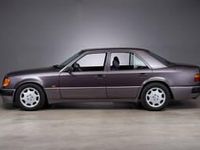 Usata Mercedes E500 326 CV (239 kW) 1992 Grigio Berlina