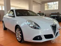 Usata Alfa Romeo Giulietta Distinctive 170 CV (125 kW) 2011 Bianco Utilitaria