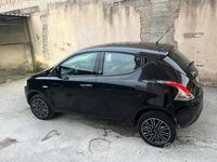 Usata Lancia Ypsilon 85 CV (62 kW) 2014 Nero Utilitaria