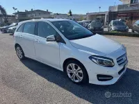 Usata Mercedes B180 Premium 109 CV (80 kW) 2015 Bianco Utilitaria