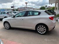 Usata Alfa Romeo Giulietta Distinctive 120 CV (88 kW) 2012 Bianco Berlina