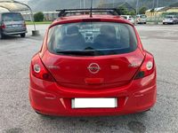 Usata Opel Corsa 75 CV (55 kW) 2007 Rosso Furgone