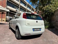 Usata Fiat Punto 77 CV (56 kW) 2009 Bianco Utilitaria